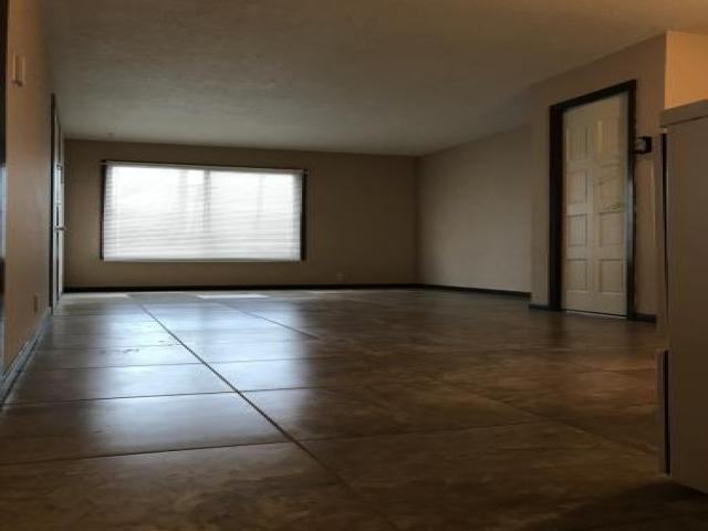 229 Broadview St - Photo 3 of 6