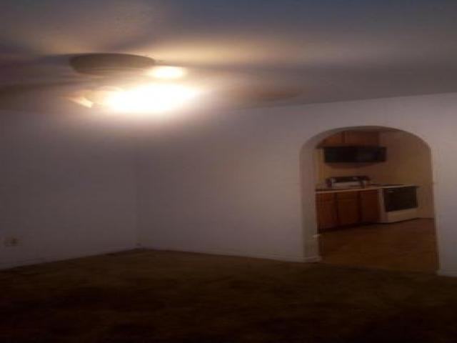 601 Newton St - Photo 2 of 6