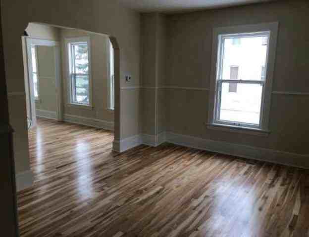 430 NE Madison St - Photo 3 of 6