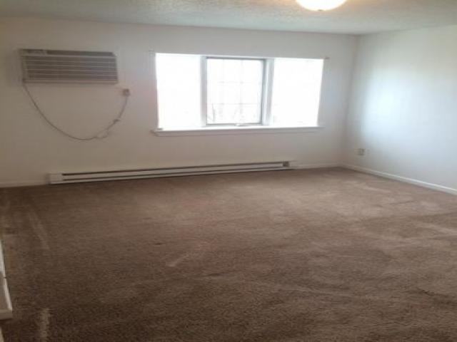 1542 E Grand Ave - Photo 3 of 6