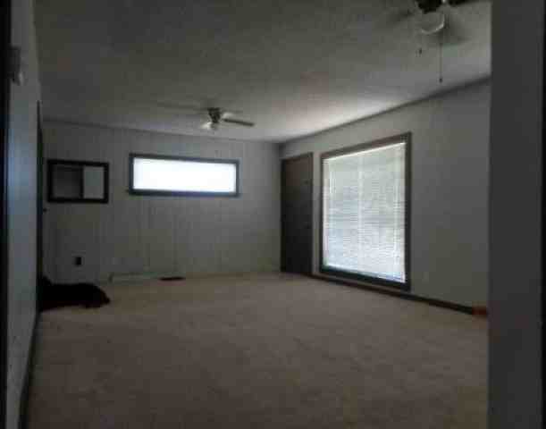 1204 W 4th St - Photo 2 of 6