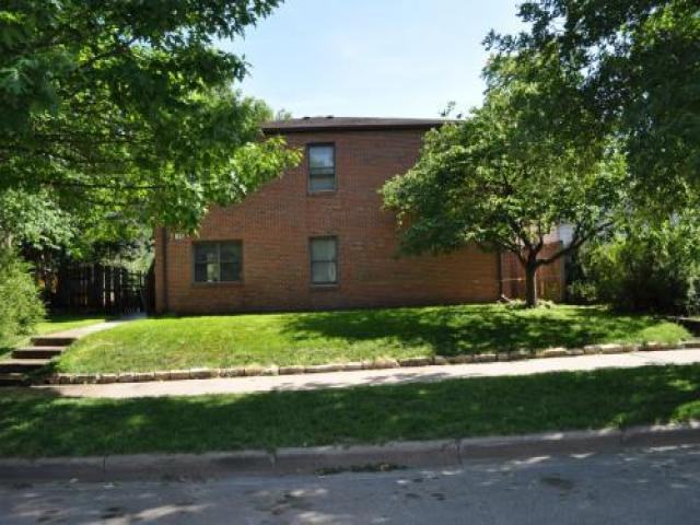 821 Moro St - Photo 2 of 6