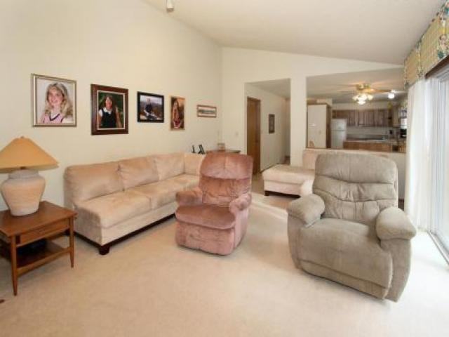 1049 Haverhill Pl - Photo 3 of 6