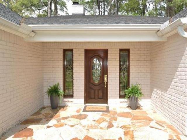 8456 Winningham Ln - Photo 3 of 6