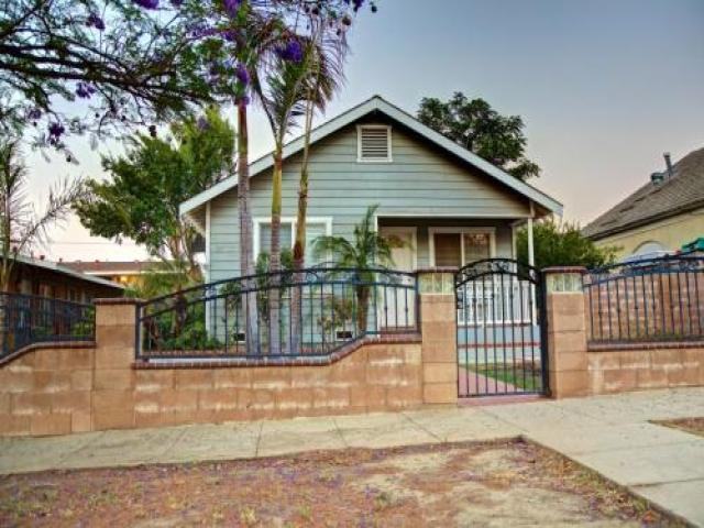 919 S Howard St - Photo 2 of 5