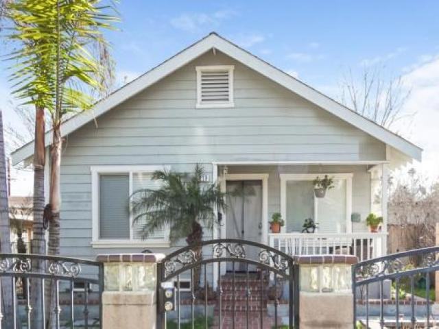 919 S Howard St - Photo 3 of 5