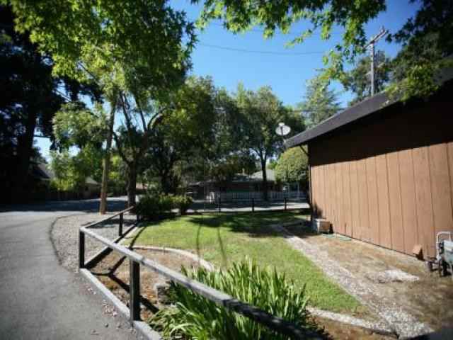 11 Park Ave - Photo 2 of 6