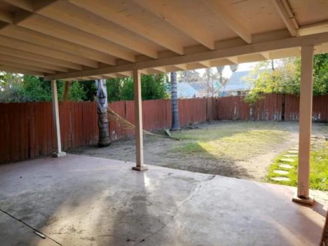 2760 N Mountain View Ave - Photo 2 of 6