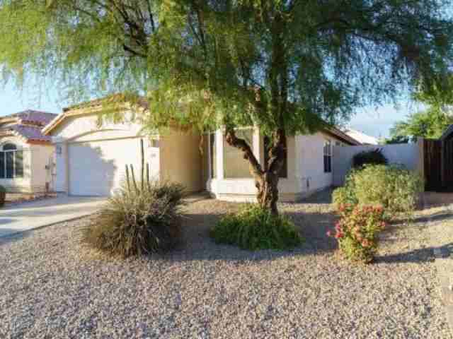 9534 W Clara Ln - Photo 3 of 6