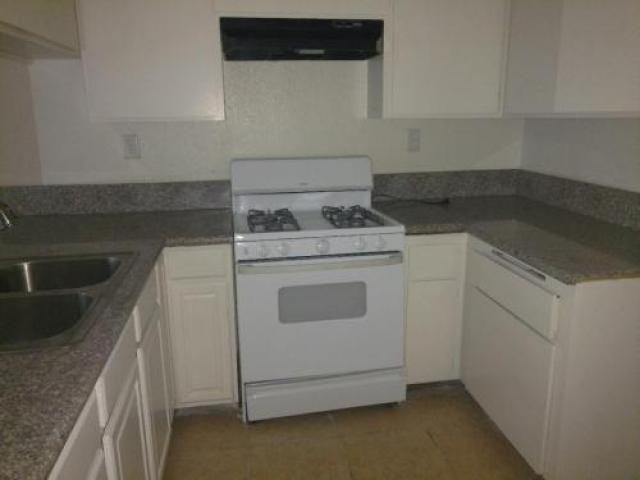 819 N Loara St - Photo 3 of 6