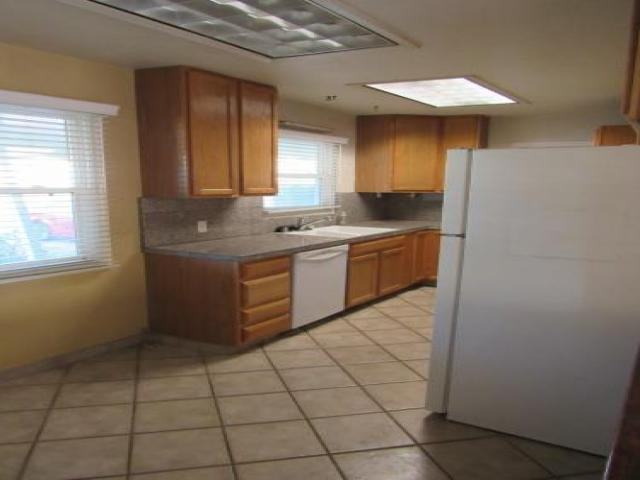 2006 Stover Way - Photo 3 of 6