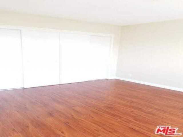 343 S Hobart Blvd - Photo 2 of 6