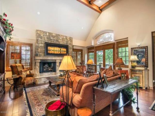 1713 E Solitude Ct - Photo 3 of 6