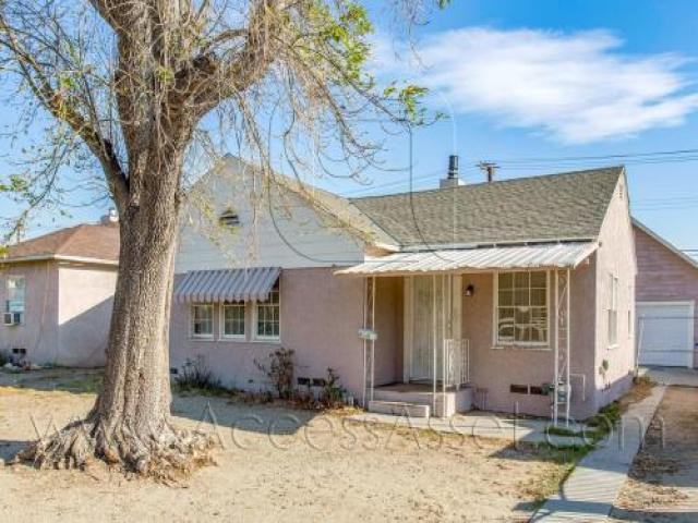 8835 Emerald Ave - Photo 3 of 6