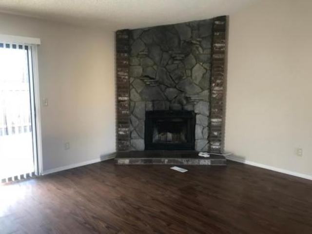 14234 Winchester Dr - Photo 3 of 6