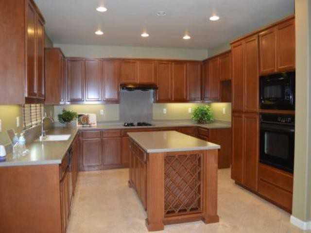 2902 Safford Ave - Photo 2 of 6