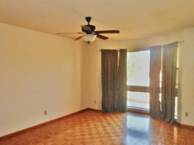 1353 W 17th St - Photo 3 of 6