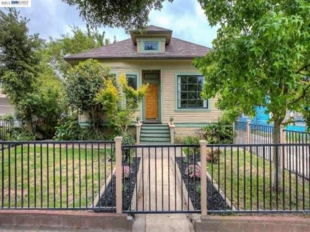 1533 D St - Photo 2 of 2