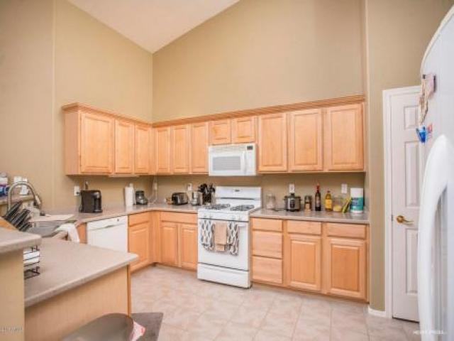 4605 E Brilliant Sky Dr - Photo 3 of 6