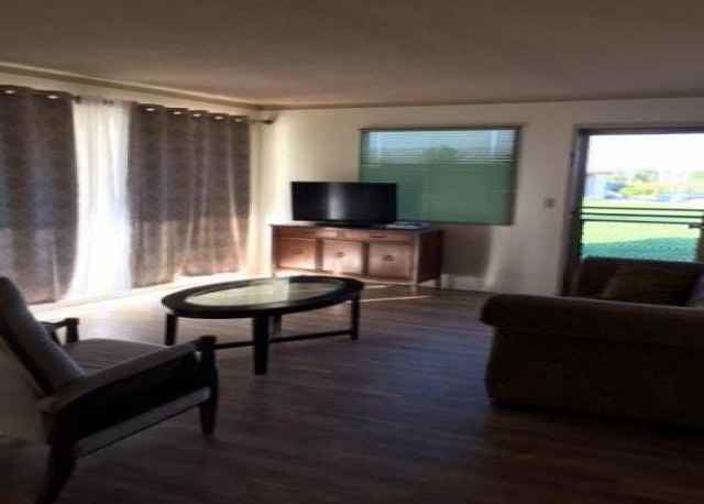 3184 Club Cir E - Photo 3 of 6