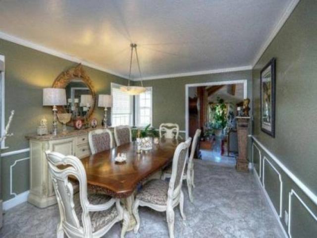 736 Jacaranda Cir - Photo 2 of 6