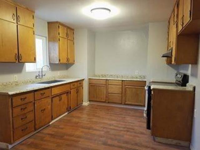 4572 N Sunnyside Ave - Photo 2 of 3