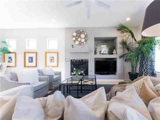 6 Weston Hills Rd - Photo 2 of 6