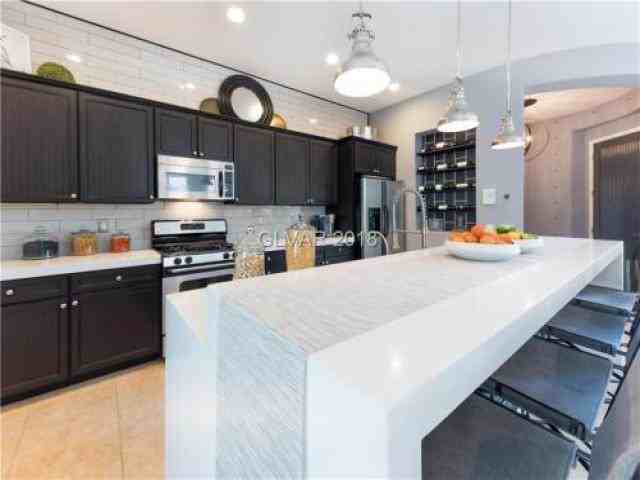 6 Weston Hills Rd - Photo 3 of 6