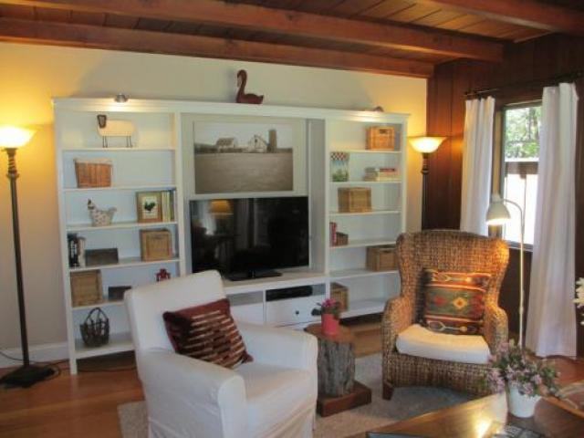 335 Melville Ave - Photo 2 of 6