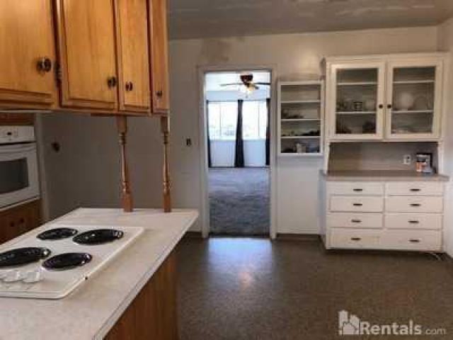 2010 E Manning Ave - Photo 2 of 6