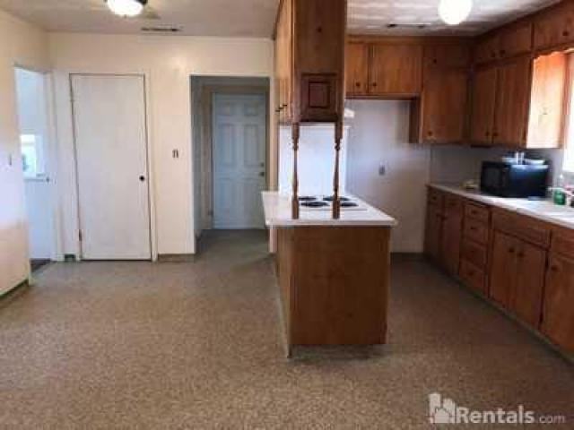 2010 E Manning Ave - Photo 3 of 6