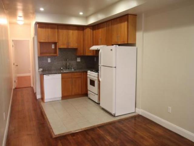 825 North Point St - Photo 2 of 6