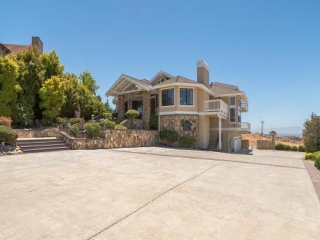 683 Windmill Ct - Photo 2 of 6