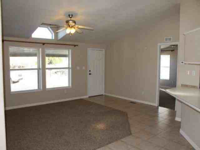 3077 W Park Plaza Dr - Photo 3 of 6