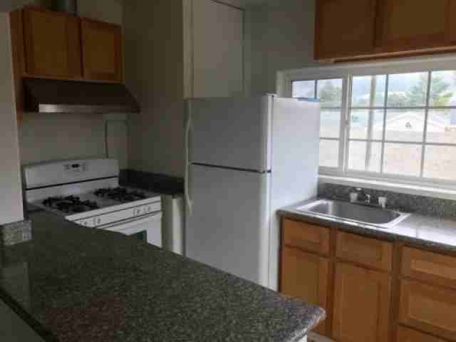 756 Victoria Ave - Photo 3 of 6