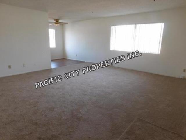 10909 Walnut St - Photo 3 of 6