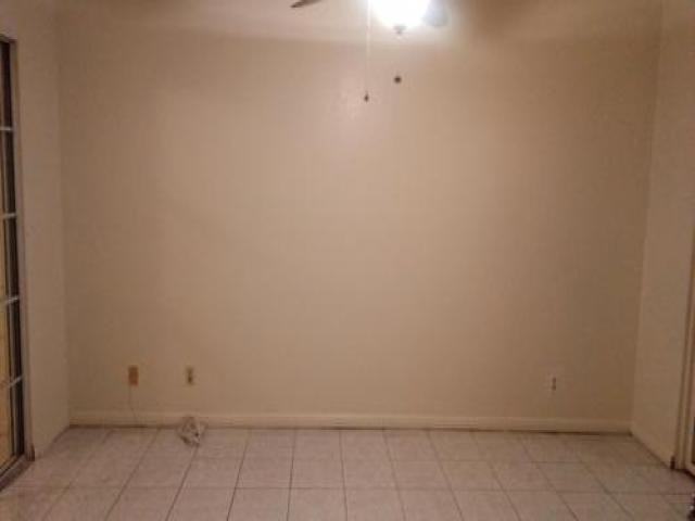 715 N Lacy St - Photo 2 of 6