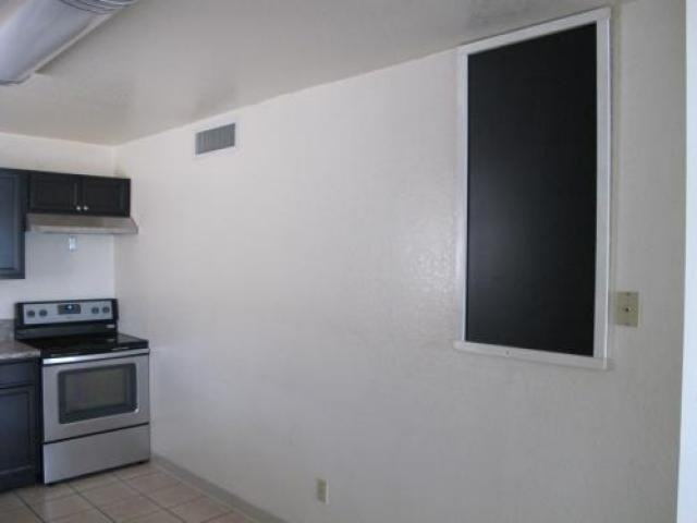 1301 E Adams St - Photo 3 of 6