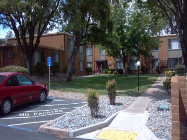 1055 Trinity St - Photo 2 of 6