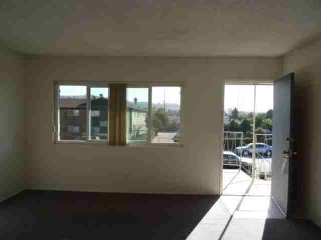 15713 Cadwell St - Photo 3 of 6