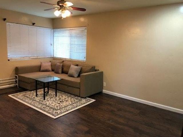 2074 Oakwood Dr - Photo 3 of 7