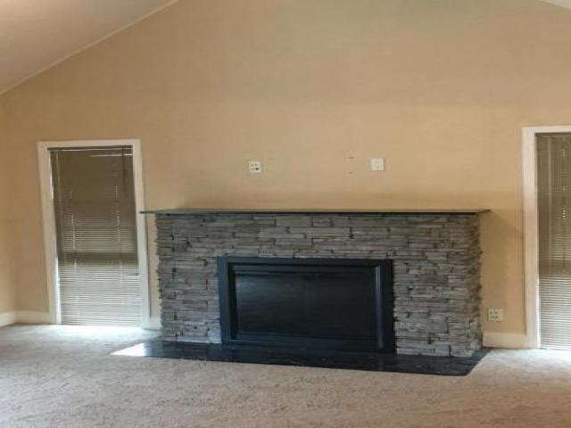 230 Best Ave - Photo 3 of 6