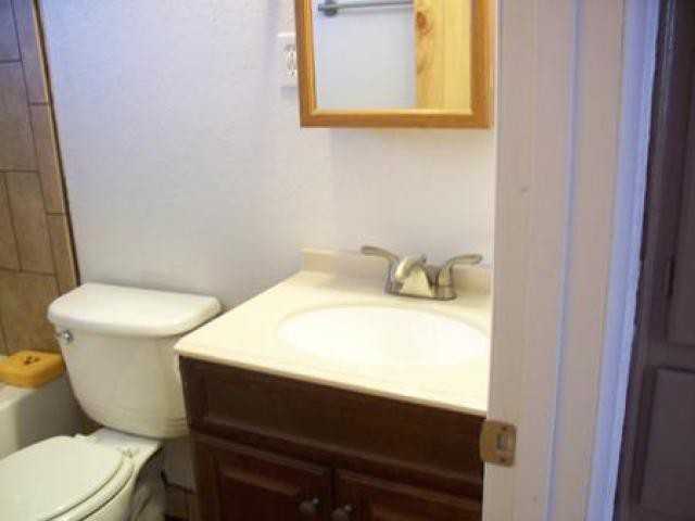 119 S Lewis St - Photo 2 of 6