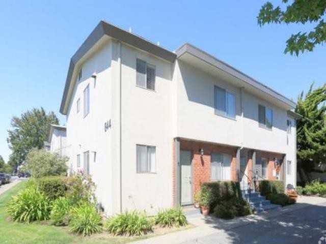 824 N Humboldt St - Photo 3 of 6