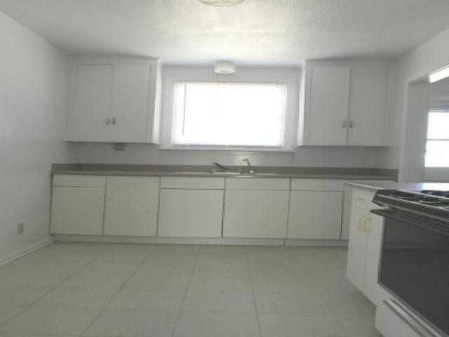 321 E 1st Ave - Photo 3 of 6