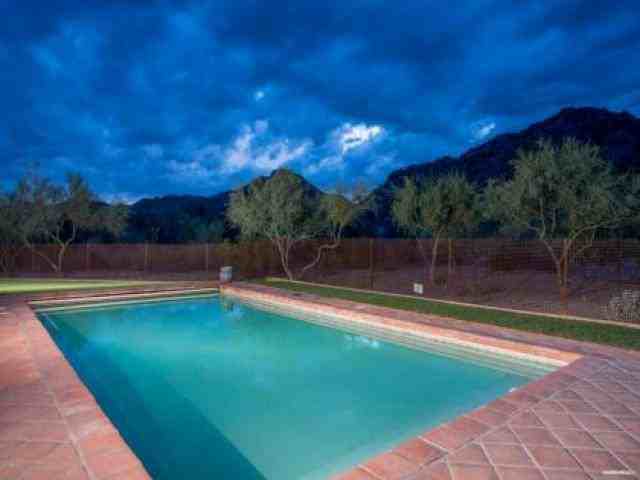 9501 N 46th Pl - Photo 2 of 6