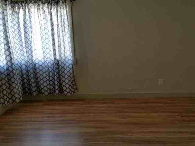 536 Van Buren St - Photo 2 of 6