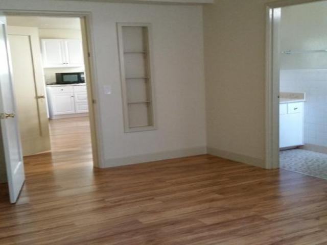 536 Van Buren St - Photo 3 of 6