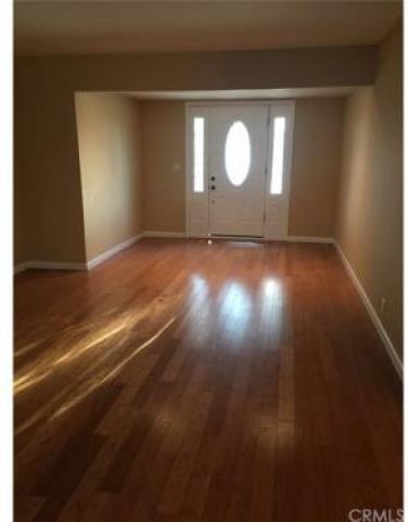 1941 Stevely Ave - Photo 3 of 6