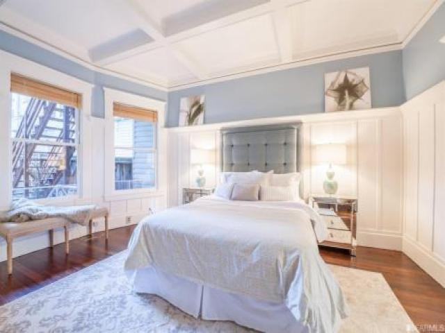 241 Lily St - Photo 2 of 3